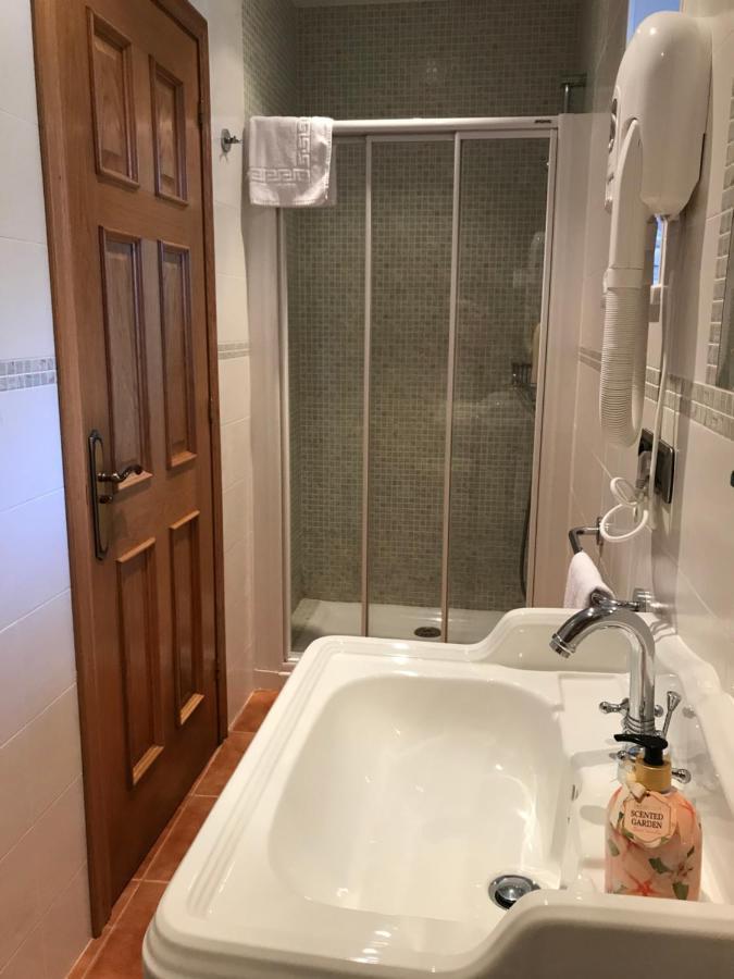 Pension Xacobe Cabreiros Bagian luar foto